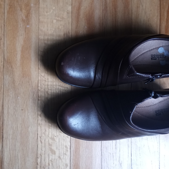 Shoes - Picture 2 of 5